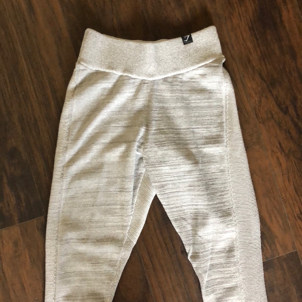 Gymshark light gray ribbed leggings